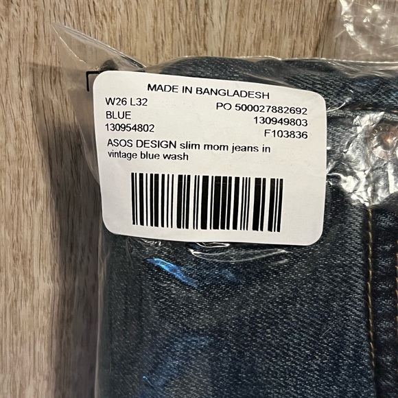 NIB ASOS Design Slim Mom Jeans in Vintage Blue Wash W26/L32 - Picture 6 of 6